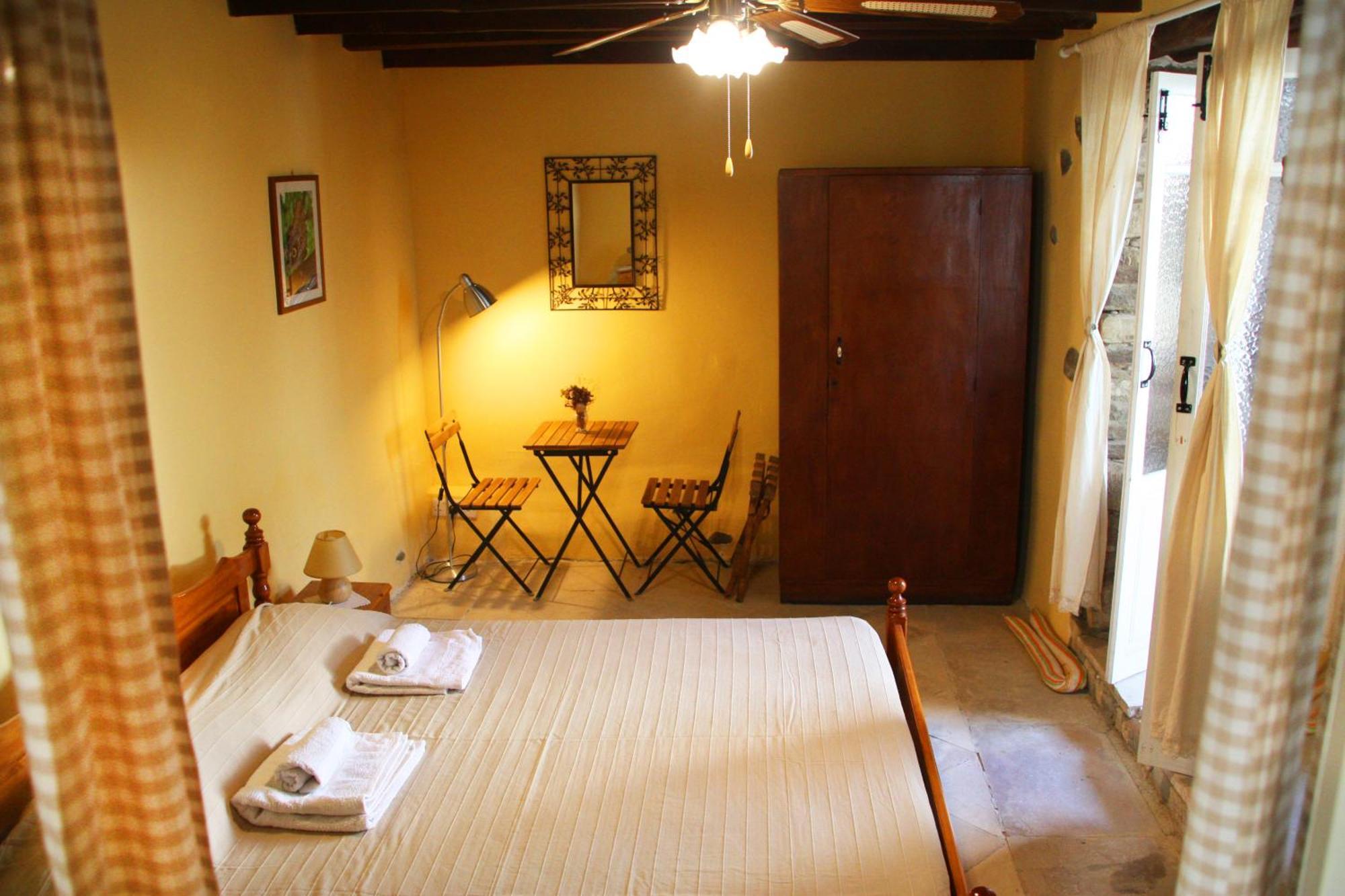 Bed and Breakfast Aperanti Agrotourism Pera Orinis Habitación foto