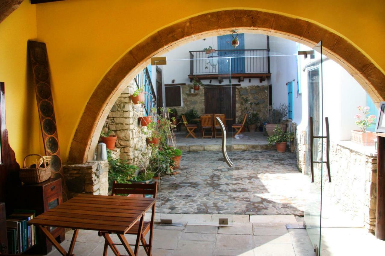 Bed and Breakfast Aperanti Agrotourism Pera Orinis Exterior foto